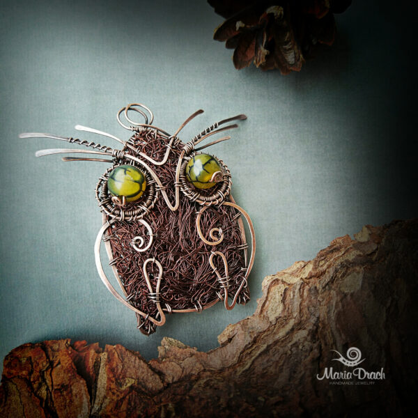 owl brooch 1 600x600 - Брошка-підвіска "Мудра сова"