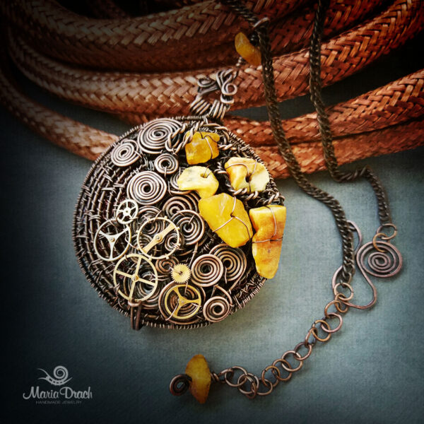 Steampunk pendant 4 600x600 - Медальйон у стилі Steampunk